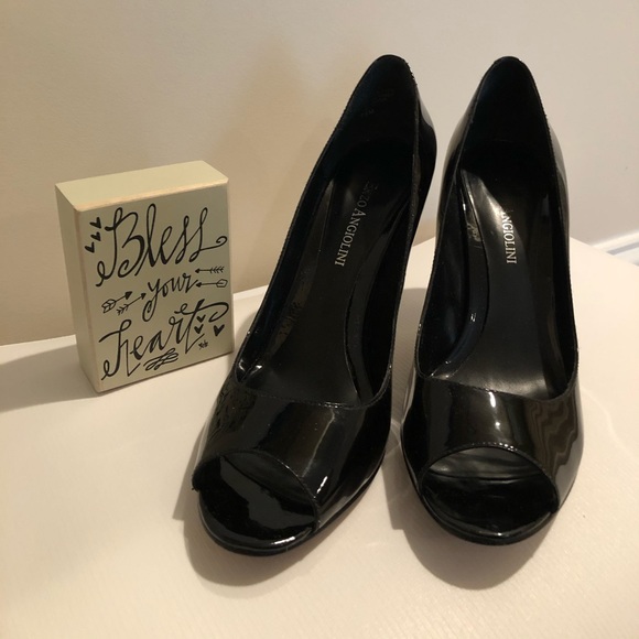 Peep toe Enzo Angiolini pumps. - Picture 2 of 5